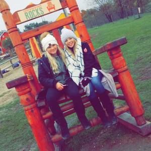 Meet your Posher, Leah